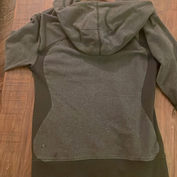 MINT!  Lululemon *mint* Grey zip up hoodie with pockets - Picture 5 of 6